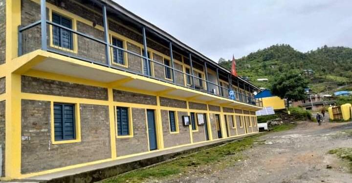 कोरोना पोजिटिभ देखिएपछि चण्डेश्वरी माध्यमिक विद्यालय बन्द