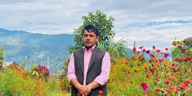 मन्थली वडा नं. १३ को अध्यक्षमा विद्यार्थी नेता सन्तोष चौहान सर्वसम्मत