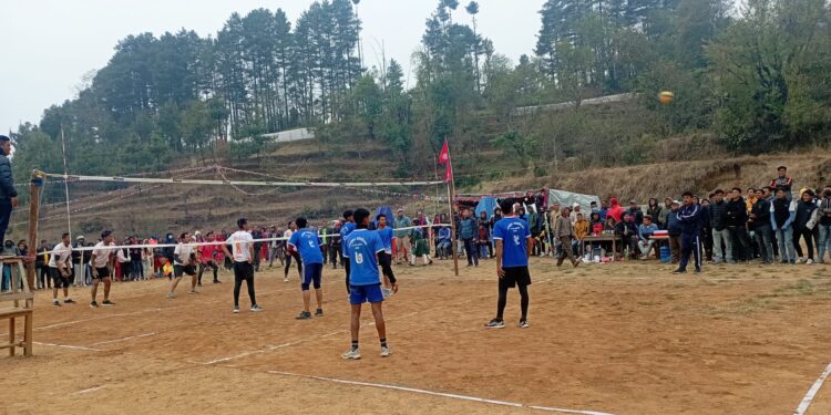 दोस्रो अन्तर वडा पुरुष भलिबल प्रतियोगिताको उपाधि आयोजक कुम्बुकास्थलीलाई