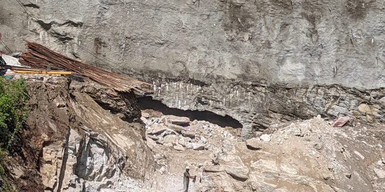 खिम्ती–२ जलविद्युत आयोजनाको सुरुङमा पुरिएर रामेछापका आङकाजी शेर्पाको मृत्यु