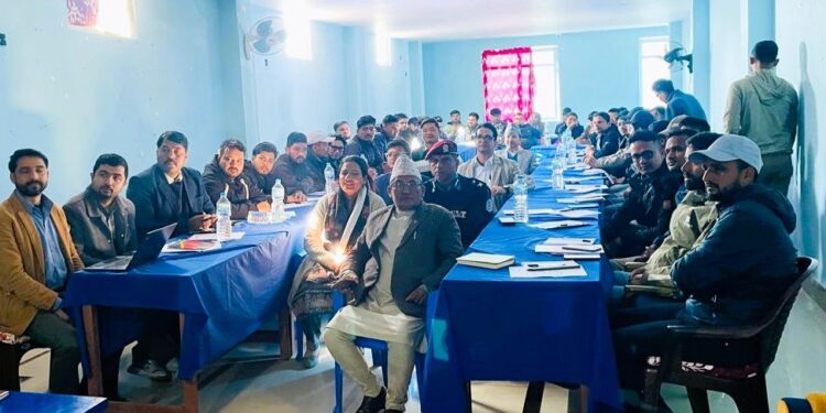 भूकम्पबाट क्षति भएका निजी घरहरूको आंकलन गर्न प्राविधिकसहितको टोली जाजरकोट र रुकुममा