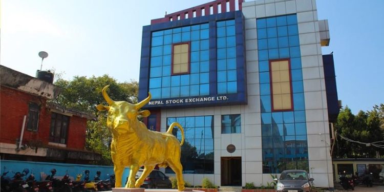 बजारमा सामान्य वृद्धि, कारोबार रकम घट्यो